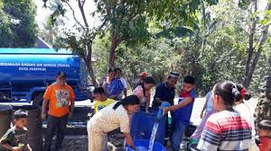 Pemanfaatan desalinasi atau mesin pengubah air laut menjadi air tawar untuk mengatasi permasalahan krisis air di pulau. Warga Bilalangnge Parepare Krisis Air Ini Langkah Pdam Tribun Timur
