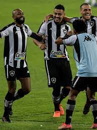 Последние твиты от jogos do botafogo (@jogosdobotafogo). Com Gols No Inicio E No Fim Botafogo Vence Classico Diante Do Vasco 31 07 2021 Uol Esporte