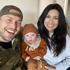 Gale Eaton's Instagram, Twitter & Facebook