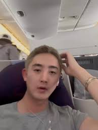 真的好久好久没有回去中国了，临时决定从洛杉矶飞回北京，这是三年来第一次再次搭乘中国国航的飞机，登上飞机的那一刻莫名的欣喜与悲伤，即将飞行15个小时抵达一个曾经留下许多回忆的祖国，疫情改变了太多太多，我曾多次在疫情期间尝试从世界的各个角落飞回中国，但事与愿违。我确信现在的北京一定有翻天覆地的变化，希望改变的只是城市，不变的是人情，许久未见的老友，不只你们可好，愿这次旅程能让我们再聚首。愿一切顺遂平安...