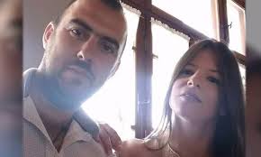 Σύμφωνα με πληροφορίες του cretapost, η 21χρονη μεταφέρθηκε εσπευσμένα από το σπίτι της στα τεπ του νοσοκομείου όπου και διαπιστώθηκε ότι είχε υποστεί πνευμονική εμβολή. Pneymonikh Embolh Ta Epikindyna Symptwmata Pws Skotwse Thn 30xronh Maria