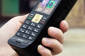 Uma boa jogada de marketing. Empresa Chinesa Anuncia Lancamento De Celular Semelhante Ao Modelo Tijolao F5 Online