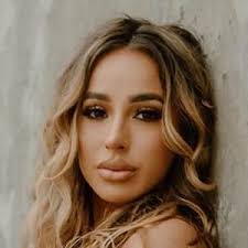 Ayana Rivera's Instagram, Twitter & Facebook