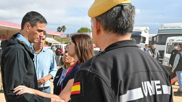 VIDEO PEDRO SANCHEZ VALENCIA | Pedro Sánchez, devastado tras los ataques de  los damnificados en Valencia