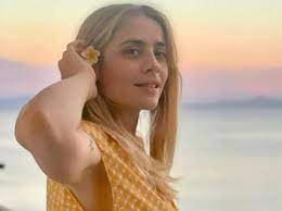La serie con greta scarano e simone liberati non mette i casi sociali al servizio dei buoni sentimenti come tante la miniserie è insomma un doloroso spaccato relazionale che pone, sì, una domanda un po' retorica, ovvero: Greta Scarano Un Posto Al Sole Suburra Amante Di Montalbano E Ora Ilary Blasi Corriere It
