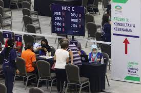 Jun 05, 2021 · citf had last week announced that four mega ppvs are to open on june 7, namely at the axiata arena, the kuala lumpur convention centre (klcc), the setia city convention centre (sccc) and at universiti teknologi mara (uitm) shah alam. Seniors Demanding To Choose Vaccine Slow Down Procedure The Star