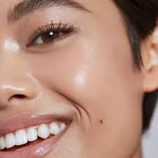 Allergic reactions to sunscreens are relatively rare. Saie Sunvisor Moisturizing Sunscreen Spf 35 Sephora