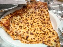 We Tried The Costco Pizza That People Are Crazy About Here S The Verdict Business Insider Costco Pizza Food Costco Meals