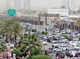 حي أم الحمام بجدة يواجه النهار بـ المواتير والليل بضوء الشموع المدينة