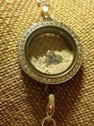 You Can Put Your Love Ones Ashes In A Locket Or Bracelet And Have It Permanently Sealed And Have Your Love One Clos Origami Owl Origami Owl Necklace Owl Locket