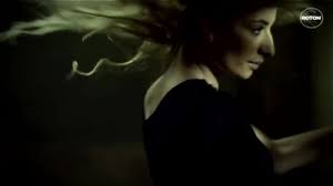 Videoclipul a fost lansat pe 17 decembrie 2010 in emisiunea acces direct de la antena 1. Skachat Ellie White Nu Te Mai Caut Klip Besplatno