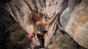Julia chanourdie (born 25 june 1996) is a french professional rock climber.she is mainly active in lead climbing competitions. Julia Chanourdie Dans Eagle 4 5 15b Escaladequebec Com