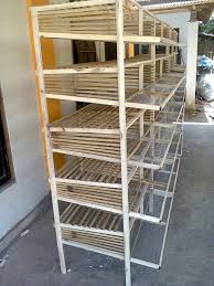 Untuk alas kandang burung puyuh sebaiknya juga menggunakan kawat strimin atau bahan lain yang memiliki lubang. Kandang Burung Puyuh Modern Tentang Kolam Kandang Ternak