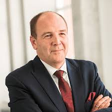 How can accountants make the transition to leadership roles?