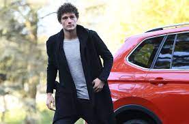 Bayern munich will trigger benjamin pavard's exit clause of €35 million and the french defender will join the bavarian giants on july 1, 2019. Vfb Stuttgart Liebesbekenntnis Von Benjamin Pavard Vfb Stuttgart Stuttgarter Zeitung