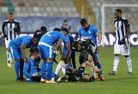 Erzurumspor'dan hakem açıklamasıbüyükşehir belediye erzurumspor, son zamanlarda oynadıkları maçlarda hakem hataları iddiasıyla… Freak Tosun Injury Shadows Win For Besiktas Against Erzurumspor Daily Sabah