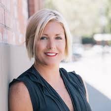 Dixie Hurst's Instagram, Twitter & Facebook