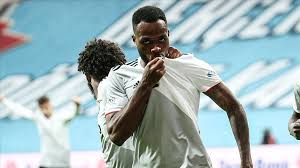 He started playing college soccer with the connecticut huskies. Besiktas Ta Cyle Larin Sezona Iyi Basladi