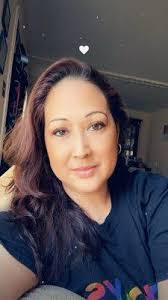 Jennifer Laing's Instagram, Twitter & Facebook