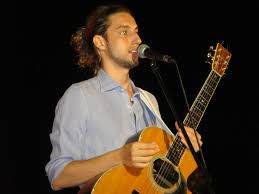 Giovanni baglioni, nato a roma il diciannove maggio 1982, attualmente trentottenne, è figlio del noto e apprezzatissimo cantautore claudio . Giovanni Baglioni Il Figlio Di Claudio Baglioni Eta Altezza Peso Lavoro