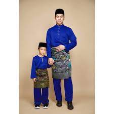 Wanita berbaju kurung cekak musang ungu terung dan kain ombak mengalun, berhias selendang. Baju Melayu Tradisional Royal Blue Ameer Exclusive Dewasa Dan Kanak Kanak Cekak Musang Dan Teluk Belanga Shopee Malaysia