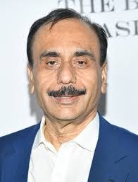 Jack Menashe's Instagram, Twitter & Facebook