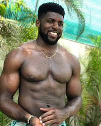 Yvonne orji flaunts intimate moment with boyfriend emmanuel acho on 21 may 2018 (photo: Yvonne Orji Boyfriend Emmanuel Acho Are Baecation Goals Bellanaija