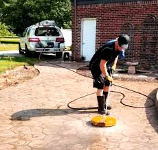 If you are washing the side of house you will need an extended 10 or 12 foot wand. Commercial Pressure Washing Ann Arbor Power Wash Services