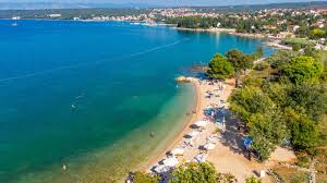 Auf der insel krk gibt es traumhafte strände. Krk Strande Top Auswahl Fur Einen Grossartigen Tag Am Meer