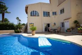 Diese Wohnung Ist Der Untere Teil Einer Villa Mit Eigenem Wunderschonem Garten Und Privatem Pool Outdoor Decor Villa Outdoor