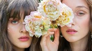 Elisa Rue's Instagram, Twitter & Facebook