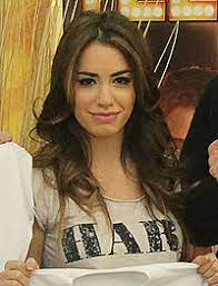Desde sus inicios en chiquititas pasando por sus 8 discos grabados con teen angels, lali cautivó a un público. Lali Esposito Wikipedia