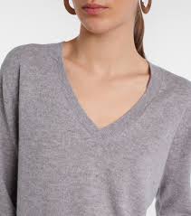 V-neck cashmere sweater in grey - Vince | Mytheresa