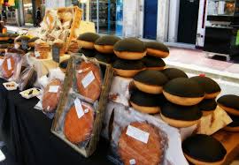 Tourteaux Fromagers Et Galettes Charentaises Au Marche De Rochefort Saveurs Rochefortocean Charente Maritime P Tourteau Fromager Tourteaux Cuisine Francaise