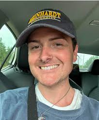 One year ago was your last day with us. I miss your voice. I miss your  smile. I miss your laugh. I miss your smell. I miss your hugs. I miss your