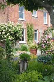 But having a garden that s tight on space doesn t mean you border planting ideas for small gardens often need to be different from those for larger gardens. Garden Borders 25 Ideas For The Perfect Planting Scheme Real Homes