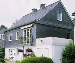 Luckenloser Schuppenmantel Aus Schiefer Dach Und Wand Aus Einem Guss Fassadengestaltung Schieferdach Schiefer Dach