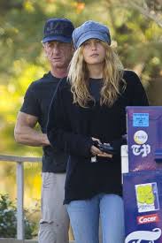 Alien gear shapeshift modular holster system review. Superbody Mit 53 Jahren Sean Penn Surft Sich Fit Promiflash De