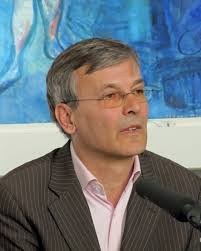 Fodor gábort, a századvég igazgatóját, a 888.hu főszerkesztőjét. Demszky Gabor Wikipedia