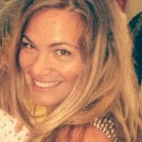 Sandy Fay's Instagram, Twitter & Facebook