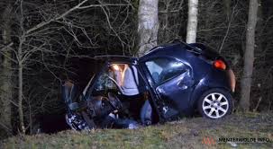 Schade bij uzelf hebt u per ongeluk schade aan uw eigen auto veroorzaakt? Vrouw Uit Valthermond Ernstig Gewond Bij Eenzijdig Auto Ongeluk Menterwolde Info