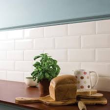 Mabye you weren't home when they were finishing up the job and didn't see this exposed edge, it happens. Home Dzine Home Diy 5 Ways To Finish Off Tile Edges