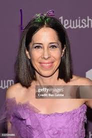 Sharon Horowitz's Instagram, Twitter & Facebook