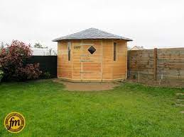cabane de jardin d angle sur mesure charpente traditionnelle bardage pin douglas toiture ardoise abri de jardin cabane jardin abri