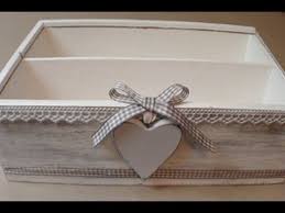 Puoi decorarlo come desideri e puoi personalizzarlo in base al gusto e ai gusti della persona che riceve il tuo regalo. Scatola Stile Shabby Chic Video Tutorial Diy Youtube