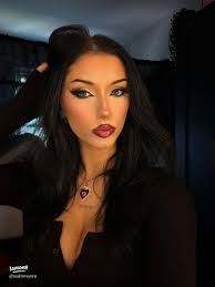 Introducing Leah: A Taurus Passionate About Poetry and Music