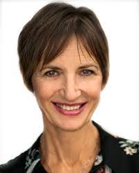 Lesley Vickerage's Instagram, Twitter & Facebook