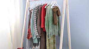 Garderobe kinder diy garderobe kinder diy the post garderobe holz boxen kinder garderobe in diy kindergarderobe für zwei kinder selber machen rausgehen from kinder garderobe, source. Project Tutorial Kleiderstange Selber Bauen Youtube