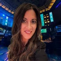 Heather Barrows's Instagram, Twitter & Facebook