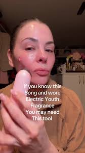 One pallet can do it all! This pallet is a great tool to contour, bron...